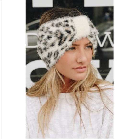 Couture Gypsy Accessories - 🔥CLEARANCE🔥 Mohair White Leopard Sweater Headband